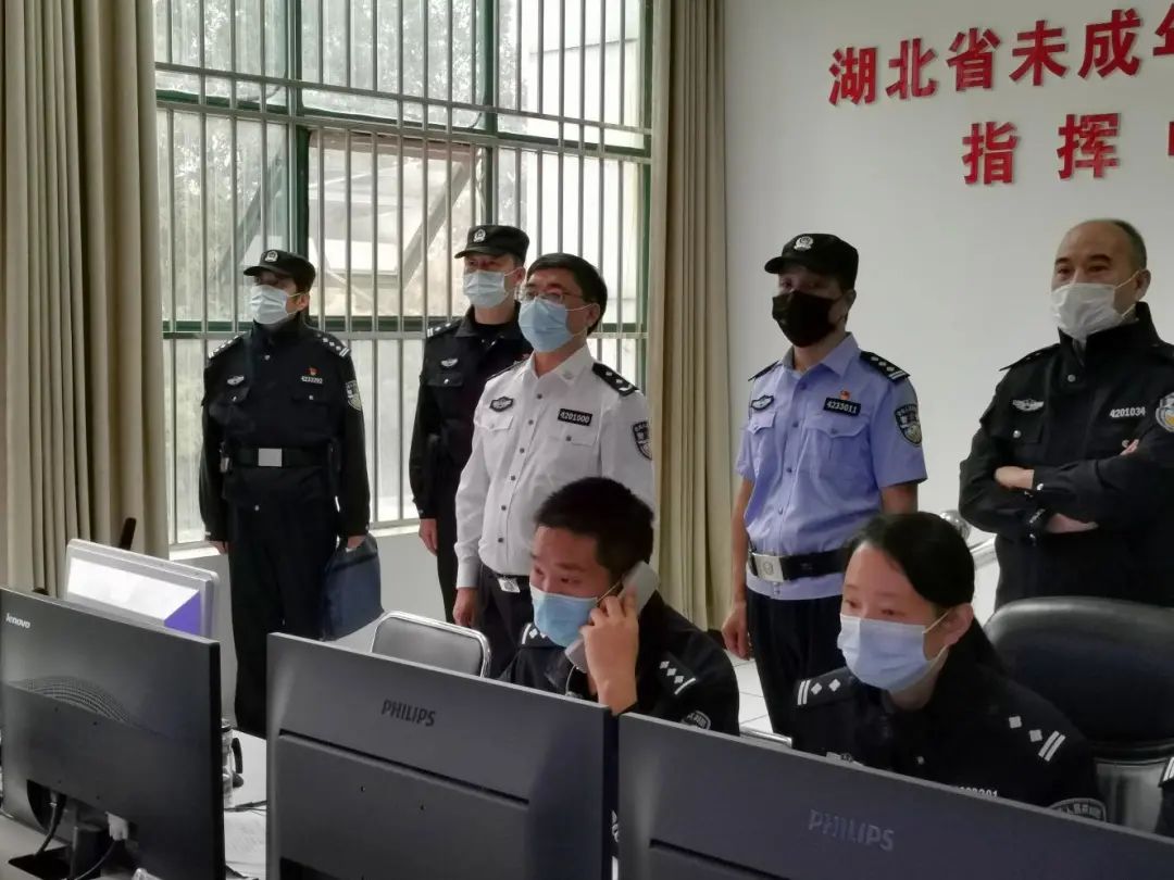 贾石松同志到洪山监狱,省未成年犯管教所突击检查"双节"安全稳定工作
